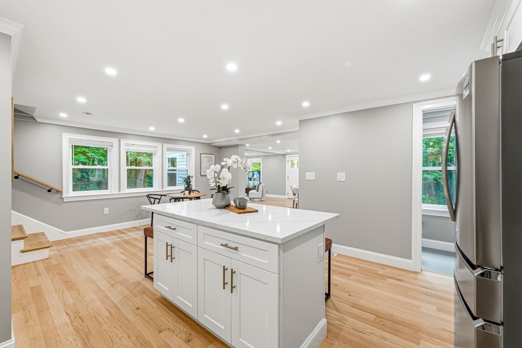 63 Russell Road Wellesley, MA 02482 - Photo 15 of 42
