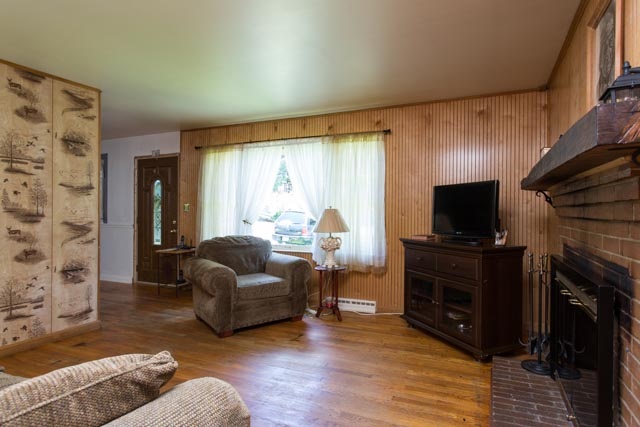 112 Robinhood Road Staunton, VA 24401 - Photo 5 of 18 a living room with furniture and a flat screen tv