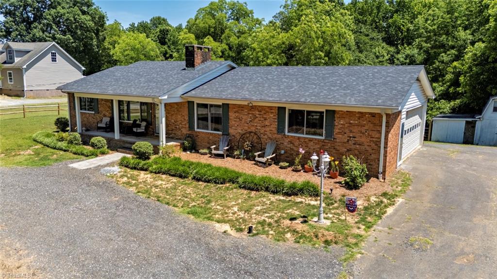 406 Old Liberty Road Asheboro, NC 27203 - Photo 8 of 41