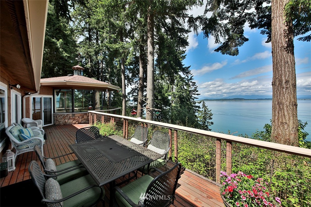 2966 Strawberry Point Road Oak Harbor, WA 98277 - Photo 1 of 39 Gallery Image 1