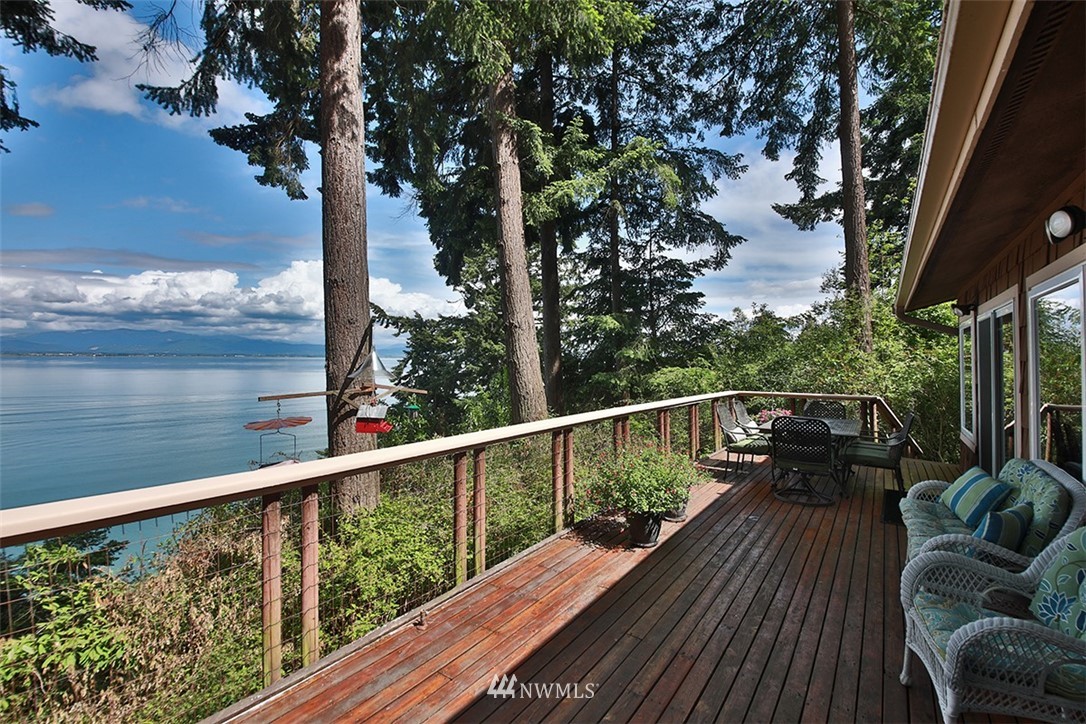 2966 Strawberry Point Road Oak Harbor, WA 98277 - Photo 4 of 39 Gallery Image 4