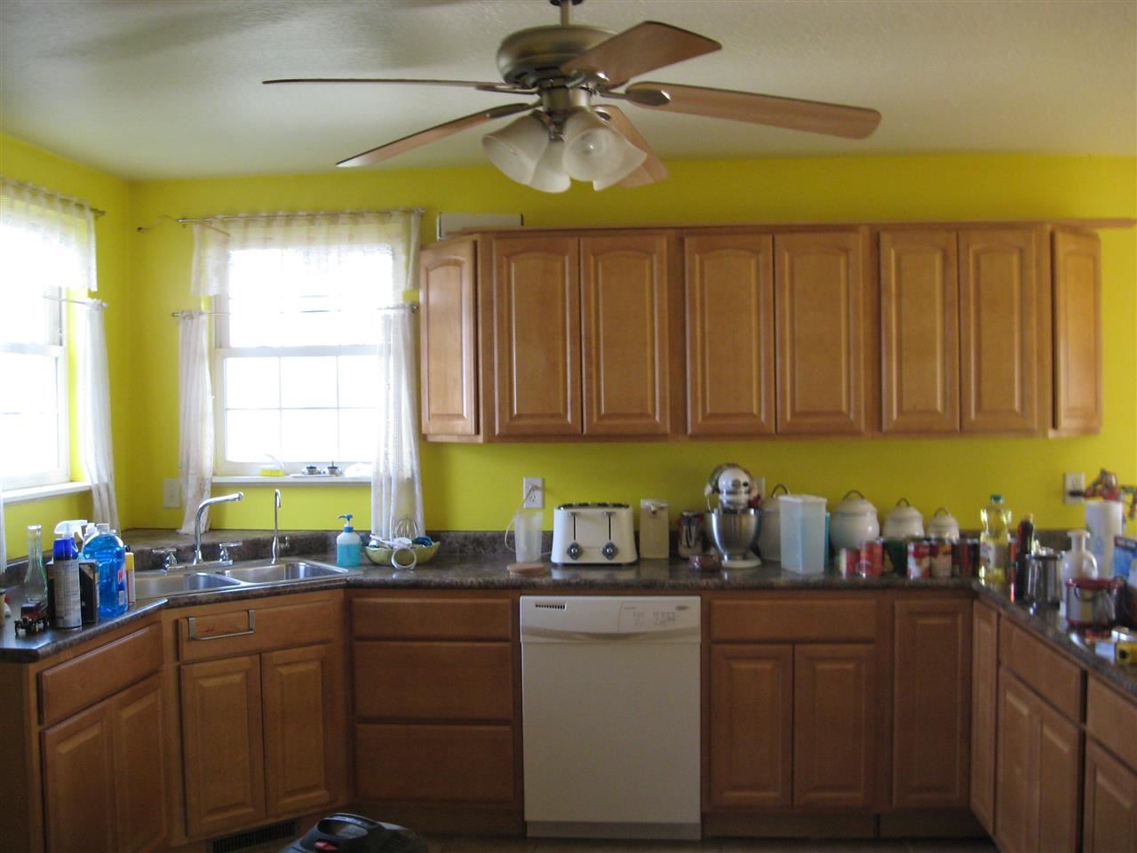 47 Scott Street Rochester, IN 46975 - Photo 2 of 10