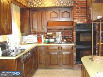13 Vassar Road Broomall, PA 19008 - Photo 6 of 11 Kitchen