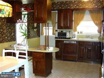 13 Vassar Road Broomall, PA 19008 - Photo 7 of 11 Kitchen