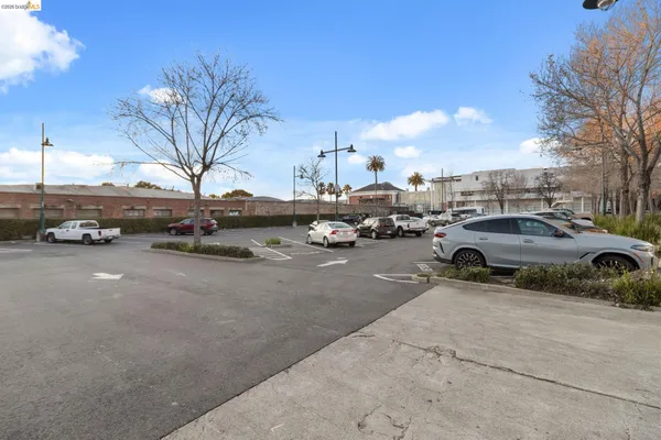 $499,000 | 4053 Harlan Street, Unit 313, Emeryville, CA 94608