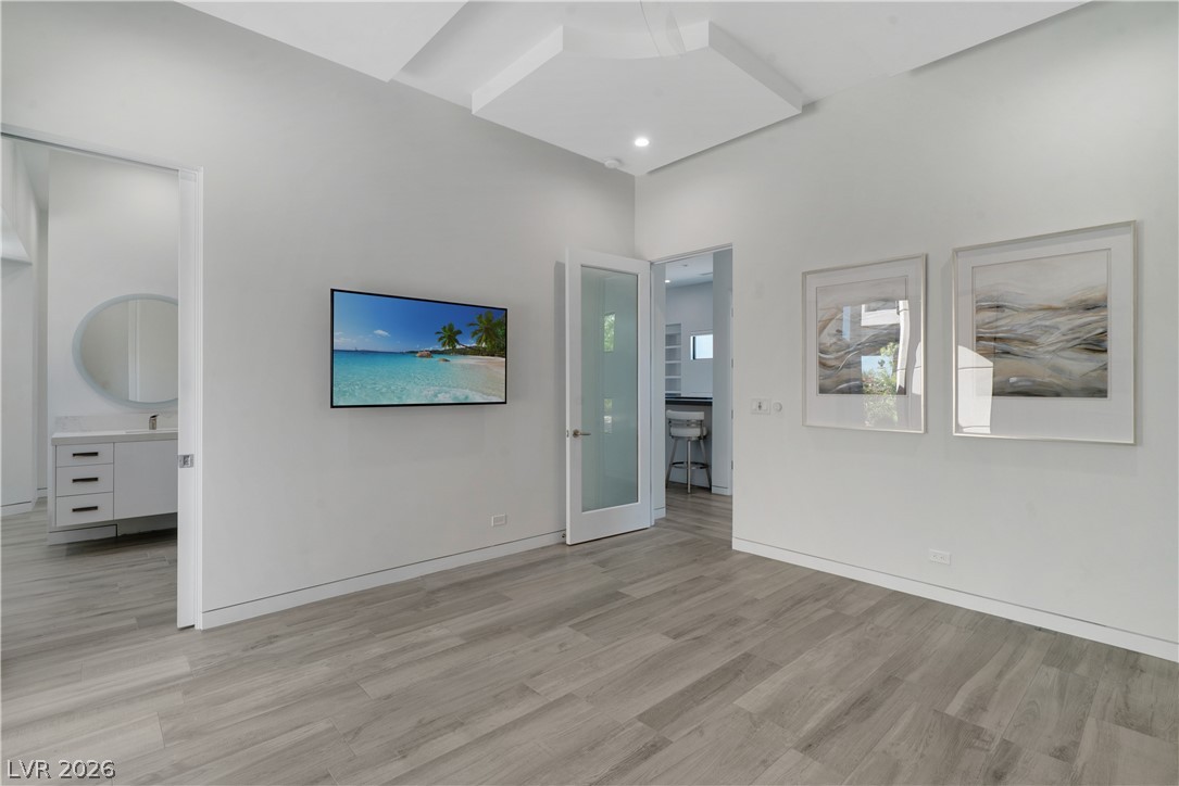 10 Ridge Blossom Road Las Vegas, NV 89135 - Photo 28 of 64 Bedroom with bath