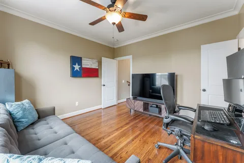 $764,500 | 836 East 24th Street, Houston, TX 77009