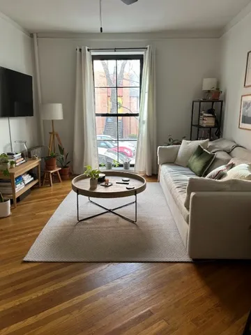 $3,350 | 268 Union Street, Unit PARLOR | Carroll Gardens