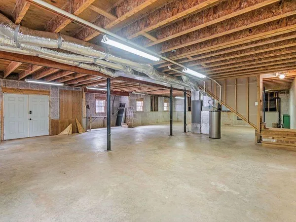 a view of backyard with trees