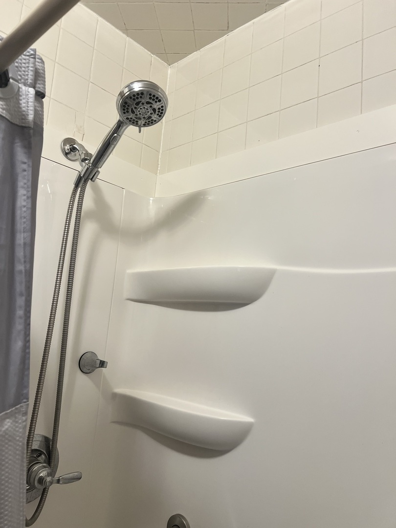 356 East Fulton Street Paxton, IL 60957 - Photo 8 of 25 closeup of a shower