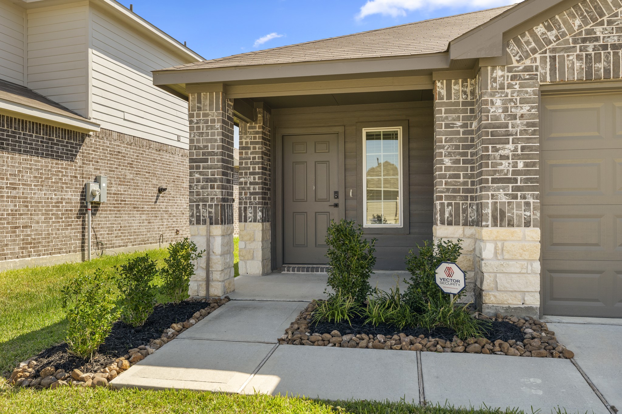 5402 Auburn Gardens Court Spring, TX 77373 - Photo 4 of 31 a front view of a house