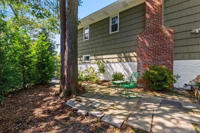 $1,799,000 | 4 Mark Drive, Rye Brook, NY 10573