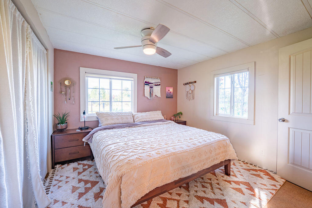 64900 Hunnell Road, Unit 51 Bend, OR 97703 - Photo 11 of 29 Bright & Light Primary Bedroom