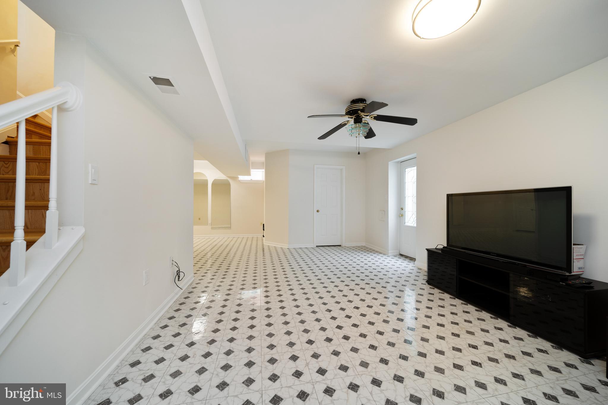 2202 Halter Lane Reston, VA 20191 - Photo 18 of 22