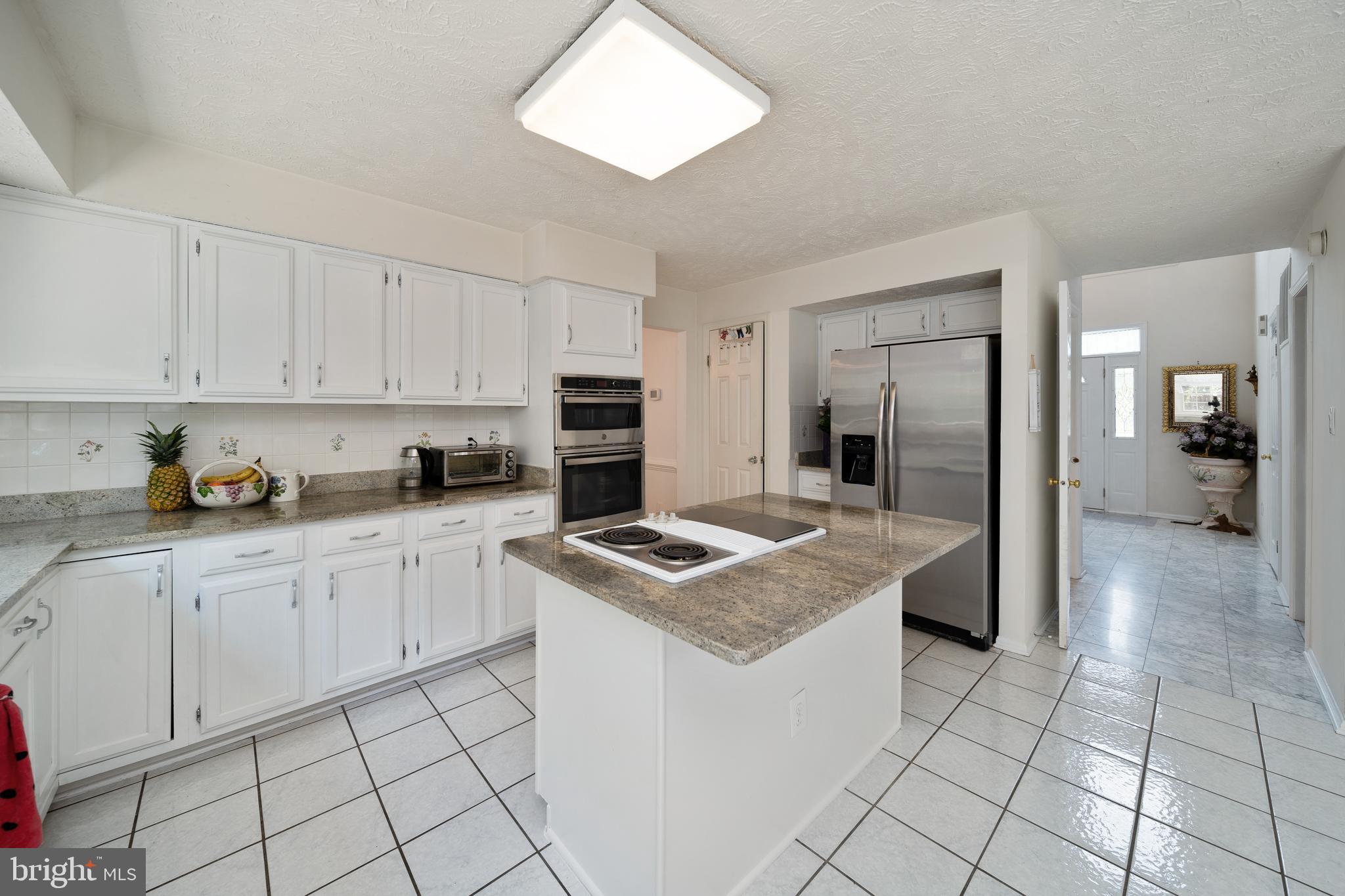 2202 Halter Lane Reston, VA 20191 - Photo 4 of 22