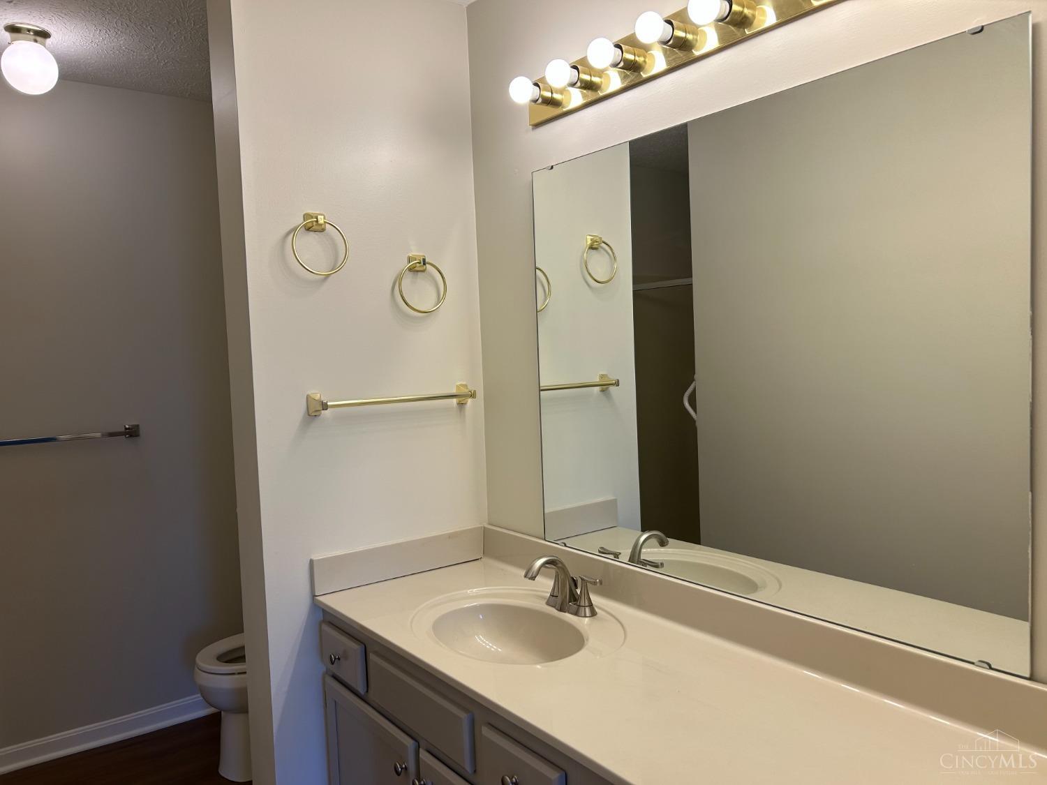 3314 North Bend Road, Unit 19 Cincinnati, OH 45247 - Photo 13 of 22