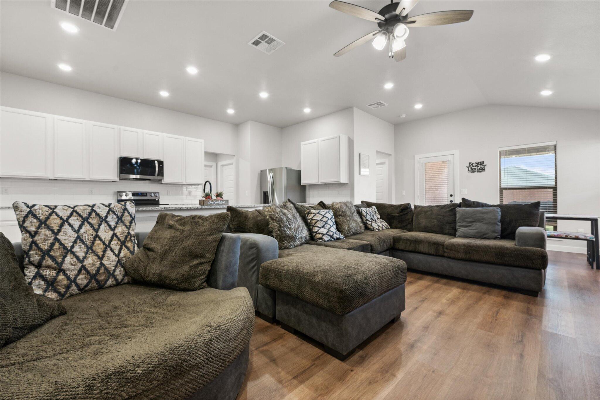 1702 144th Street Lubbock, TX 79423 - Photo 14 of 29 20-1702 144th_9533