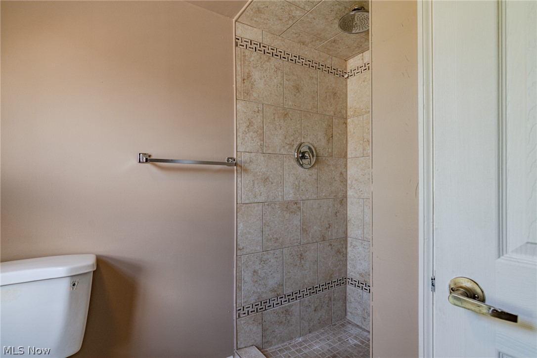 1211 South Green Road Cleveland, OH 44121 - Photo 24 of 31 Gallery Image 24