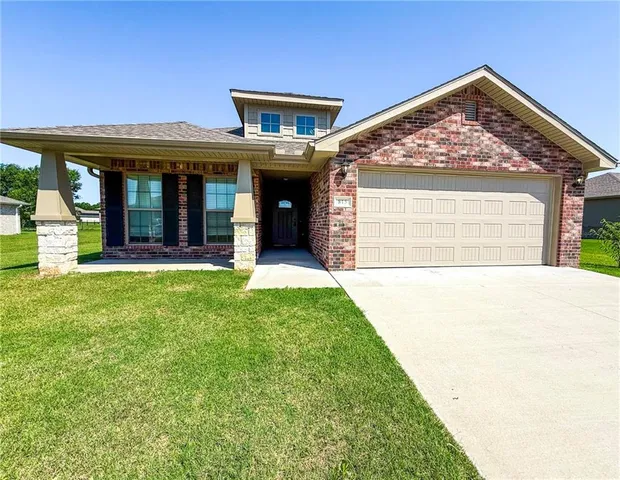 $289,000 | 815 Delaney Drive, Carl Junction, MO 64834