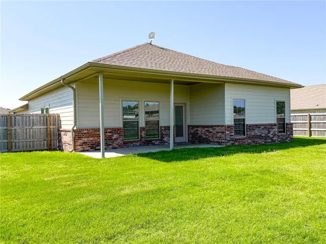 $289,000 | 815 Delaney Drive, Carl Junction, MO 64834