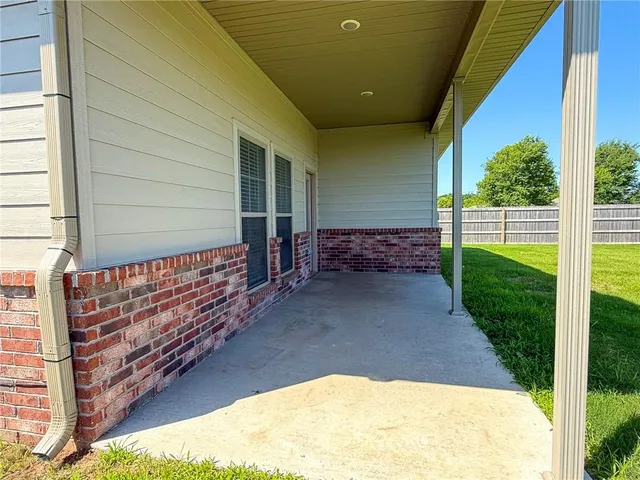 $289,000 | 815 Delaney Drive, Carl Junction, MO 64834