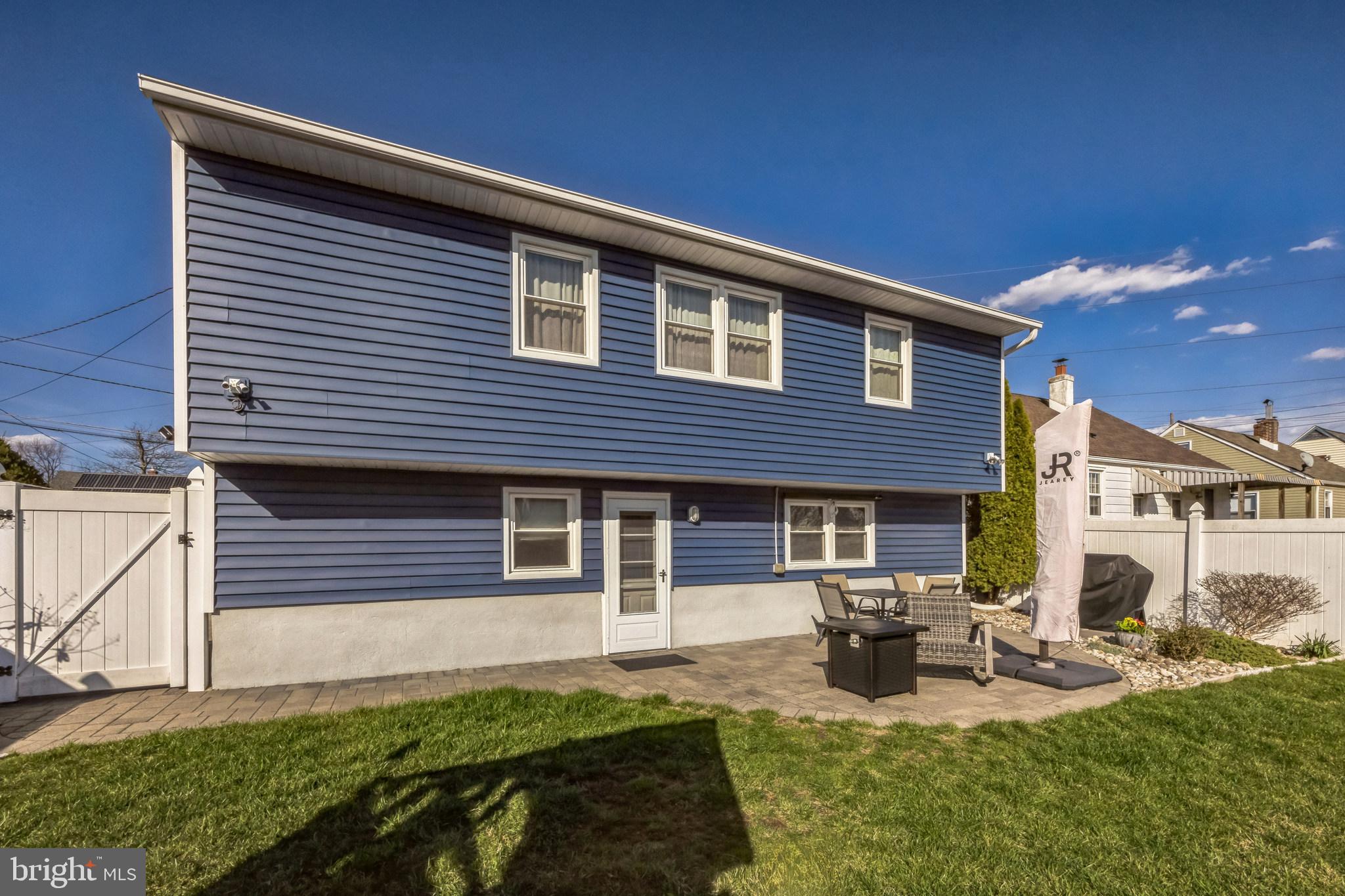 333 Davis Avenue Mount Ephraim, NJ 08059 - Photo 28 of 34 a backyard of a house with seating space
