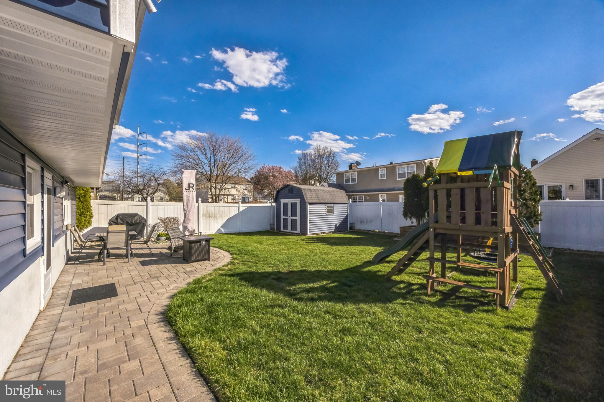 333 Davis Avenue Mount Ephraim, NJ 08059 - Photo 29 of 34 a living room with furniture