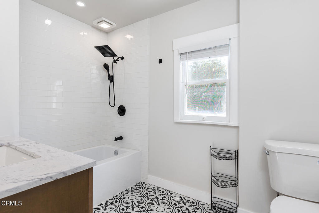 88 South Berkeley Avenue Pasadena, CA 91107 - Photo 12 of 15 88 S Berkeley Ave 012-mls