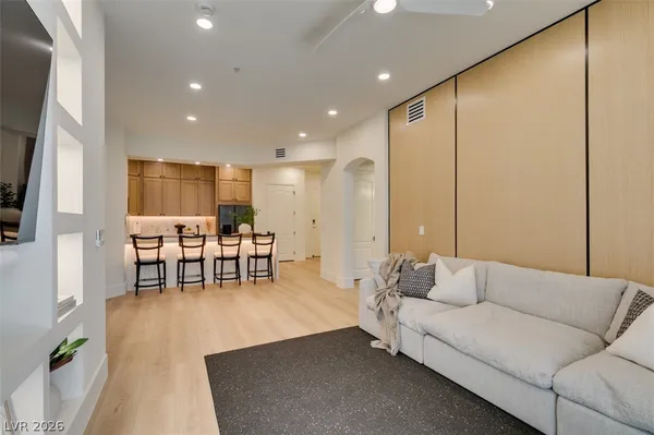 $2,550 | 32 East Serene Avenue, Unit 207, Las Vegas, NV 89123