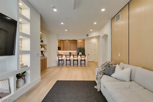 $2,550 | 32 East Serene Avenue, Unit 207, Las Vegas, NV 89123