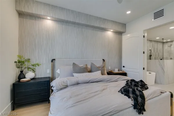 $2,550 | 32 East Serene Avenue, Unit 207, Las Vegas, NV 89123