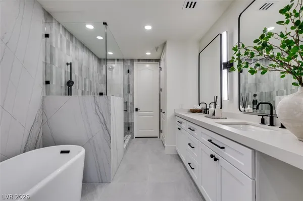 $2,550 | 32 East Serene Avenue, Unit 207, Las Vegas, NV 89123