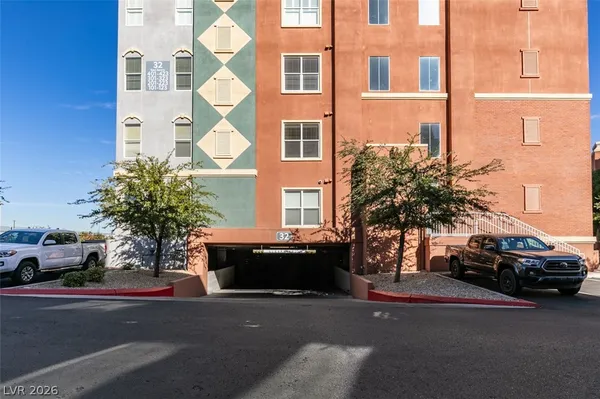 $2,550 | 32 East Serene Avenue, Unit 207, Las Vegas, NV 89123