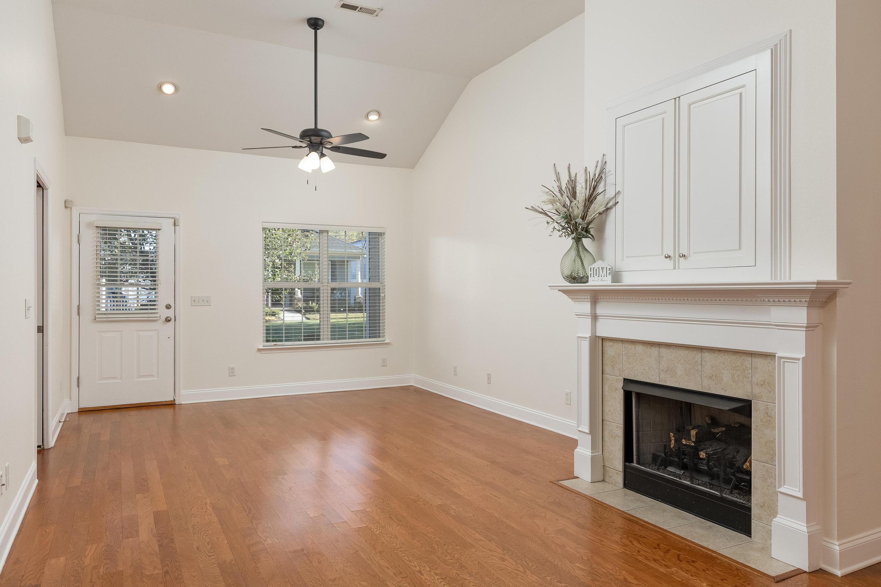 761 Callaway Court Chattanooga, TN 37421 - Photo 4 of 30 2024_10_October_761_Callaway_Ct_0007