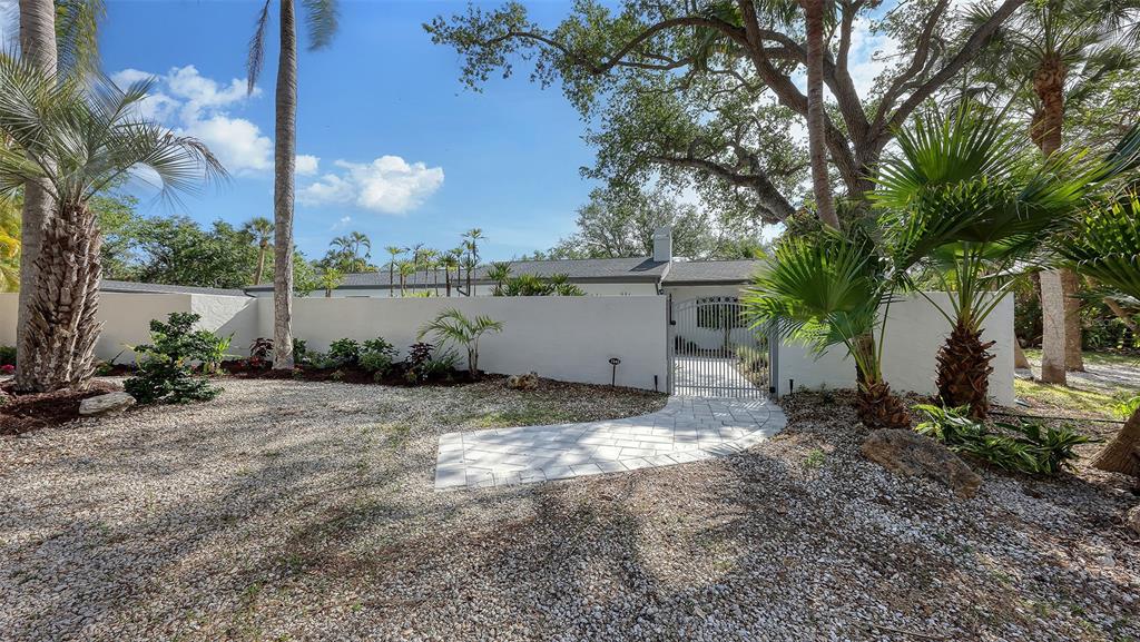 7345 Pine Needle Road Sarasota, FL 34242 - Photo 2 of 74