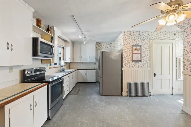 $2,700 | 20 Stark Avenue, Dover, NH 03820