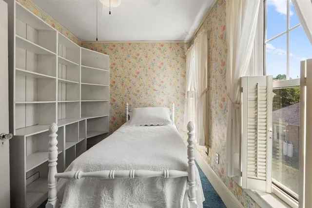 $2,700 | 20 Stark Avenue, Dover, NH 03820