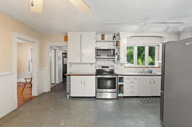 $2,700 | 20 Stark Avenue, Dover, NH 03820