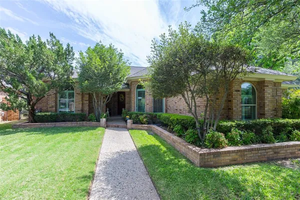 $465,000 | 30 Lytle Pl Drive, Abilene, TX 79602