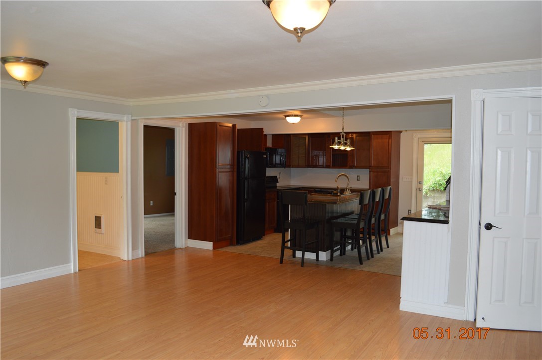 1708 Prospect Street Raymond, WA 98577 - Photo 4 of 15 Gallery Image 4