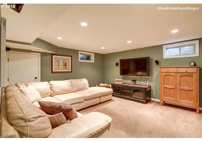 6425 Southwest Richey Lane Portland, OR 97223 - Photo 13 of 27 Gallery Image 13