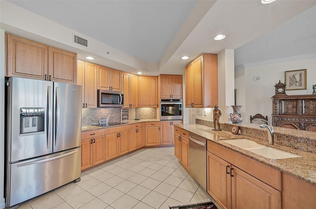 409 North Point Road, Unit 502 Osprey, FL 34229 - Photo 13 of 48
