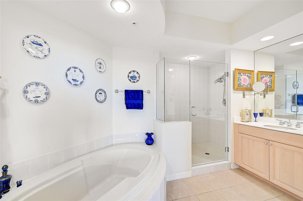 409 North Point Road, Unit 502 Osprey, FL 34229 - Photo 21 of 48
