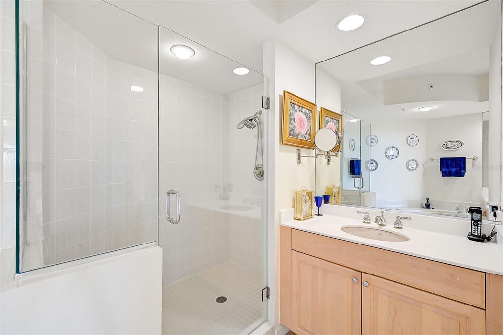 409 North Point Road, Unit 502 Osprey, FL 34229 - Photo 22 of 48