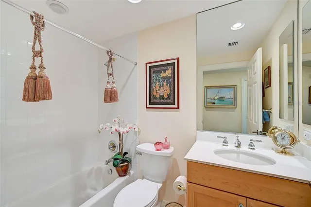 $635,000 | 409 North Point Road, Unit 502, Osprey, FL 34229