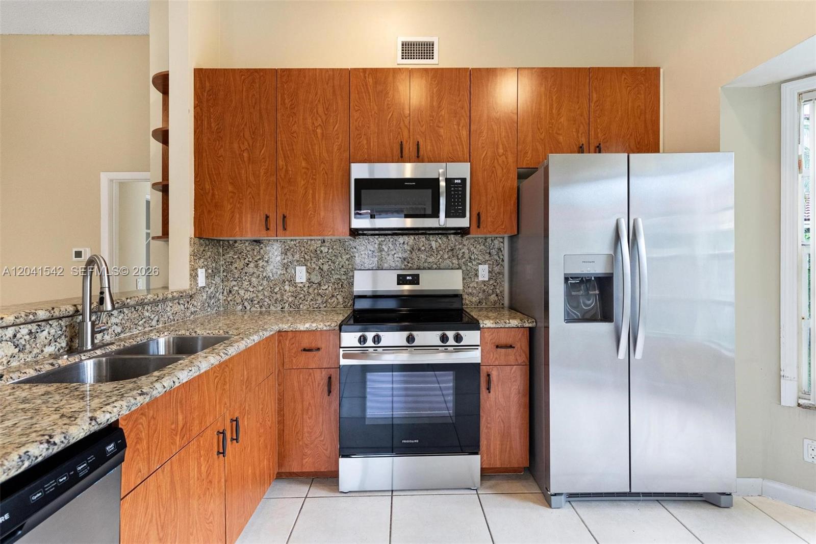 1513 Garden Road Weston, FL 33326 - Photo 6 of 25