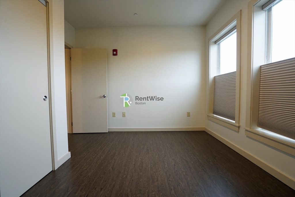 400 Langley Road, Unit 301 Newton, MA 02459 - Photo 13 of 20