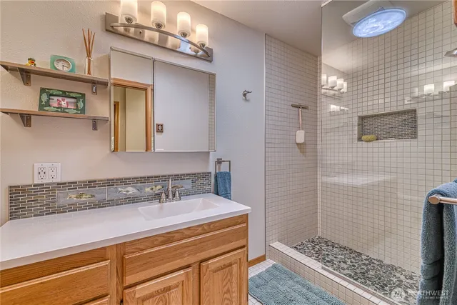 $799,000 | 9705 346th Street South, Roy, WA 98580