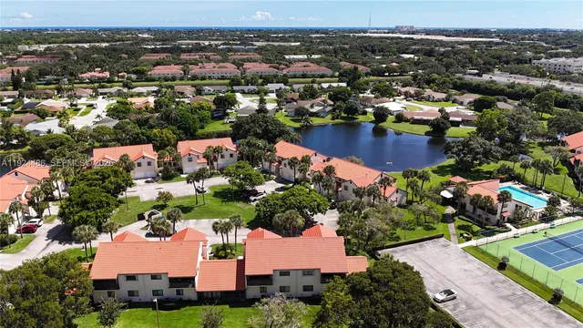 $2,399 | 20 VĆa De Casas Sur, Unit 202, Boynton Beach, FL 33426