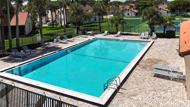 $2,399 | 20 VĆa De Casas Sur, Unit 202, Boynton Beach, FL 33426